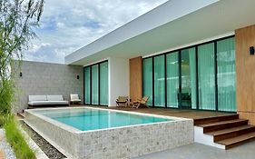 Modernfes Pool Villa Khao Yai